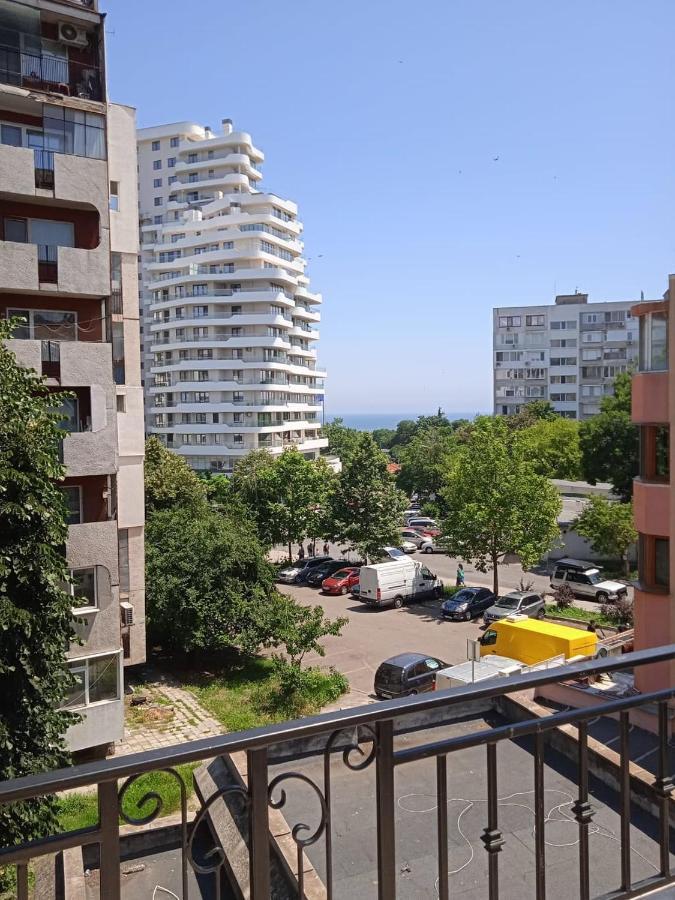 Flora Beach Apartaments Burgas Exteriör bild