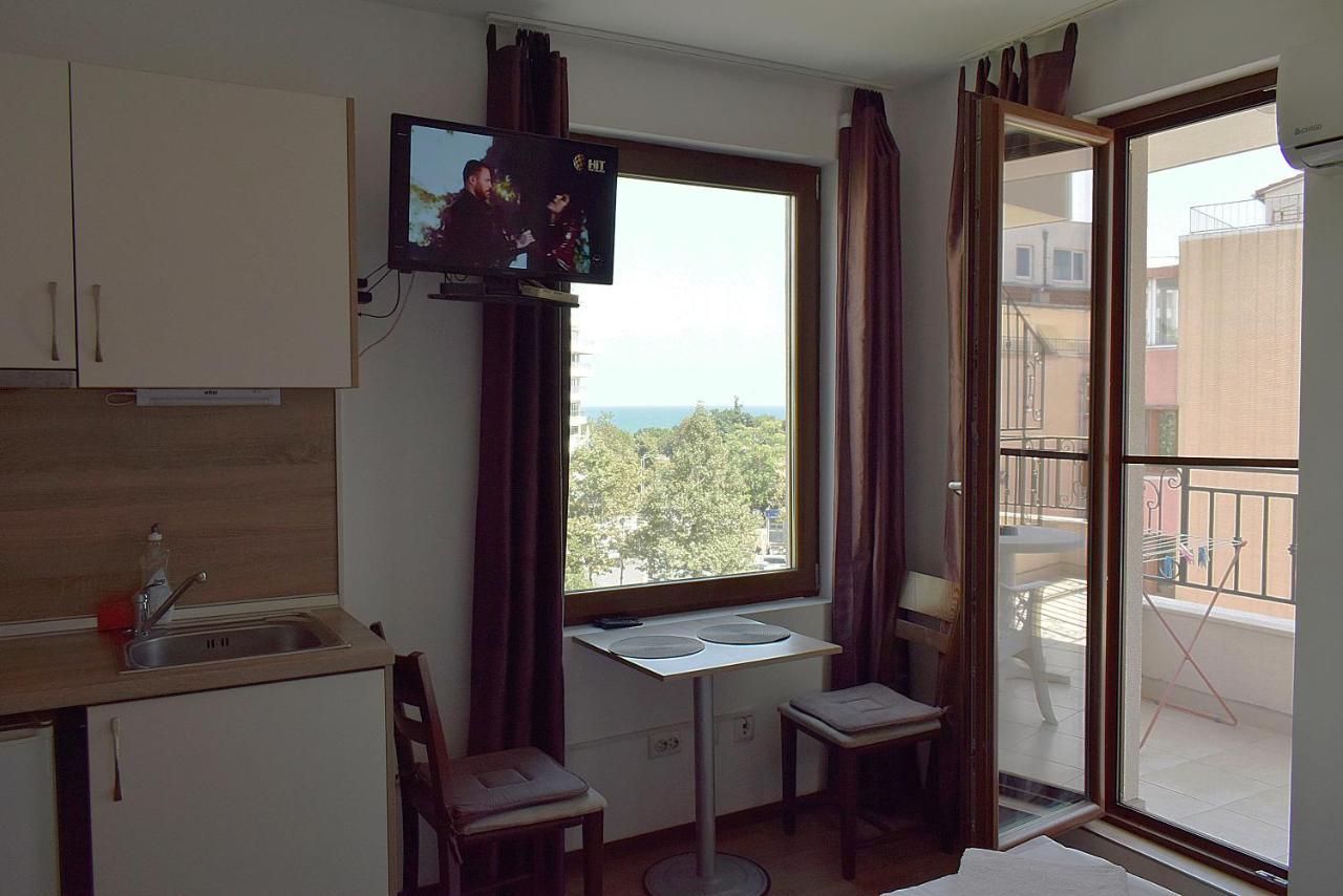 Flora Beach Apartaments Burgas Exteriör bild