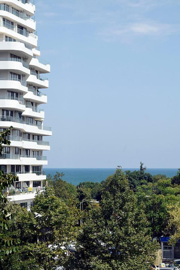 Flora Beach Apartaments Burgas Exteriör bild