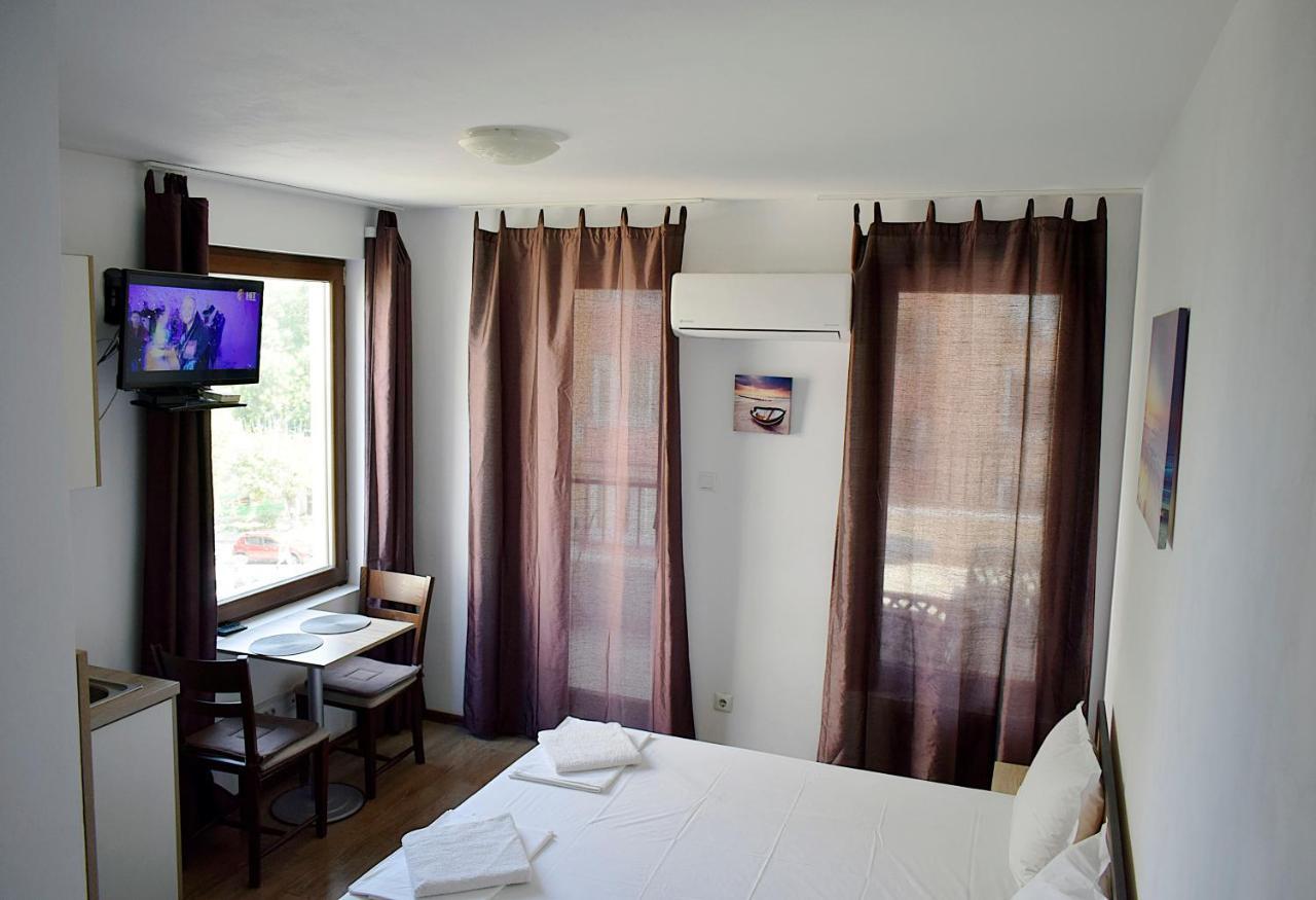 Flora Beach Apartaments Burgas Exteriör bild