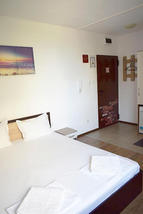 Flora Beach Apartaments Burgas Exteriör bild