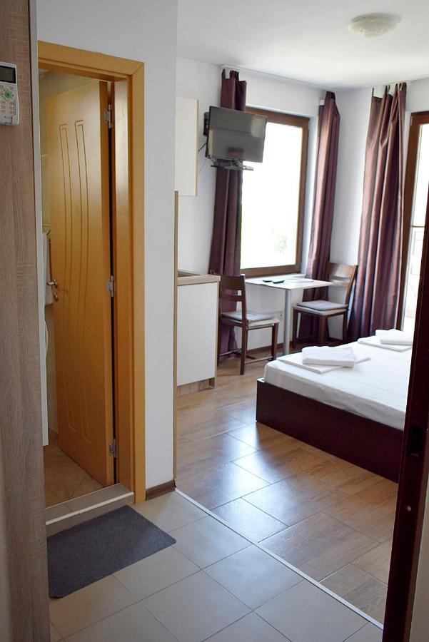 Flora Beach Apartaments Burgas Exteriör bild
