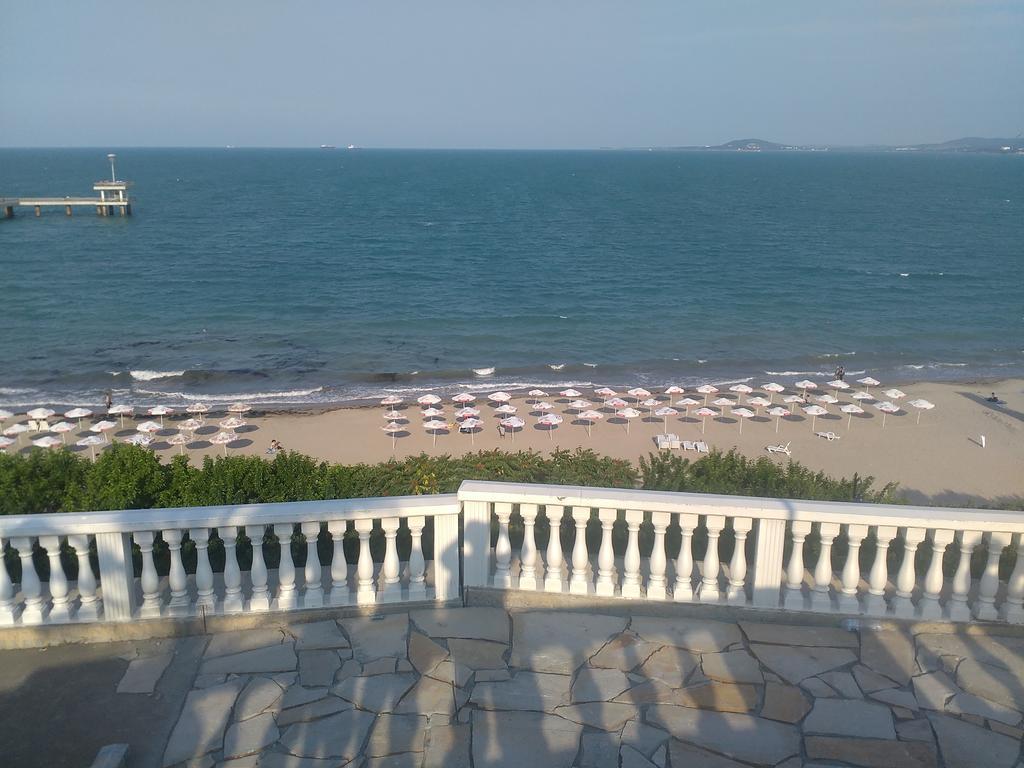 Flora Beach Apartaments Burgas Exteriör bild
