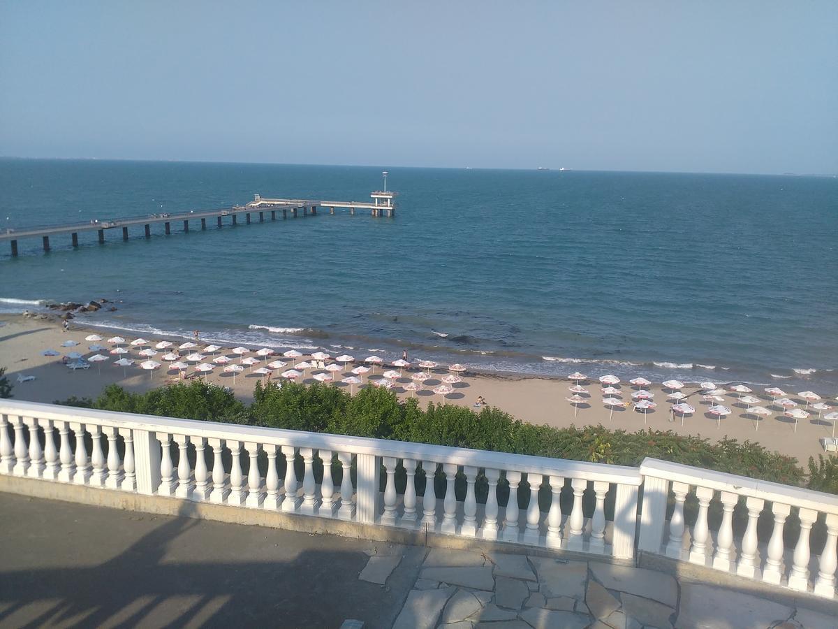 Flora Beach Apartaments Burgas Exteriör bild