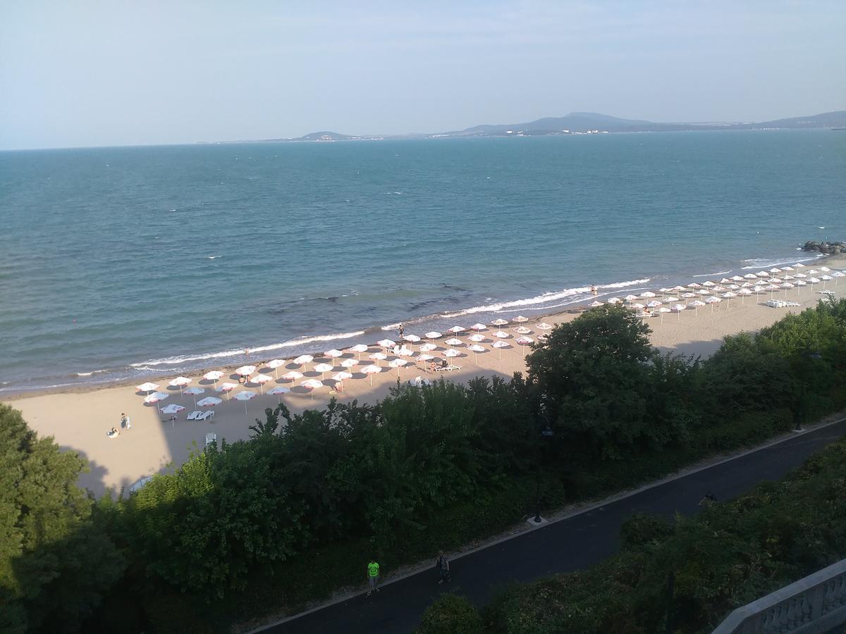 Flora Beach Apartaments Burgas Exteriör bild